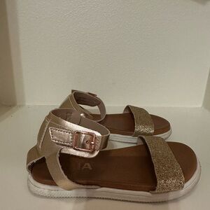 MIA Kids Sandals with Glitter Strap in Gold and Tan